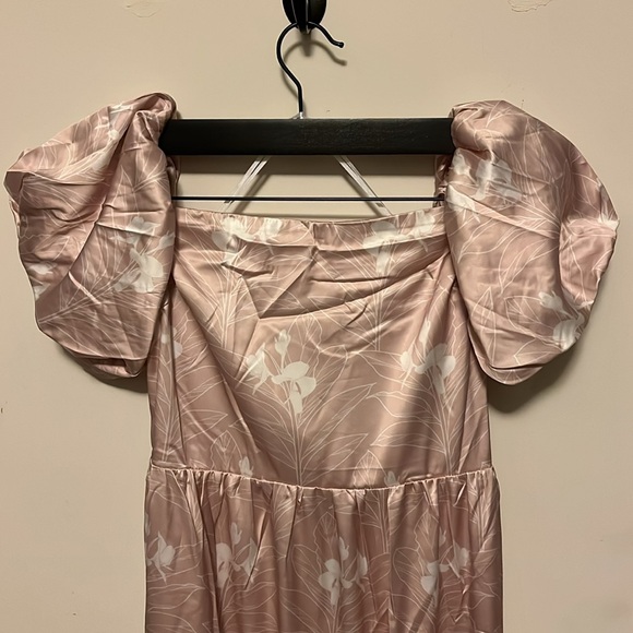 Pilialoha Off-Shoulder dress in Blush Ginger - Picture 2 of 8